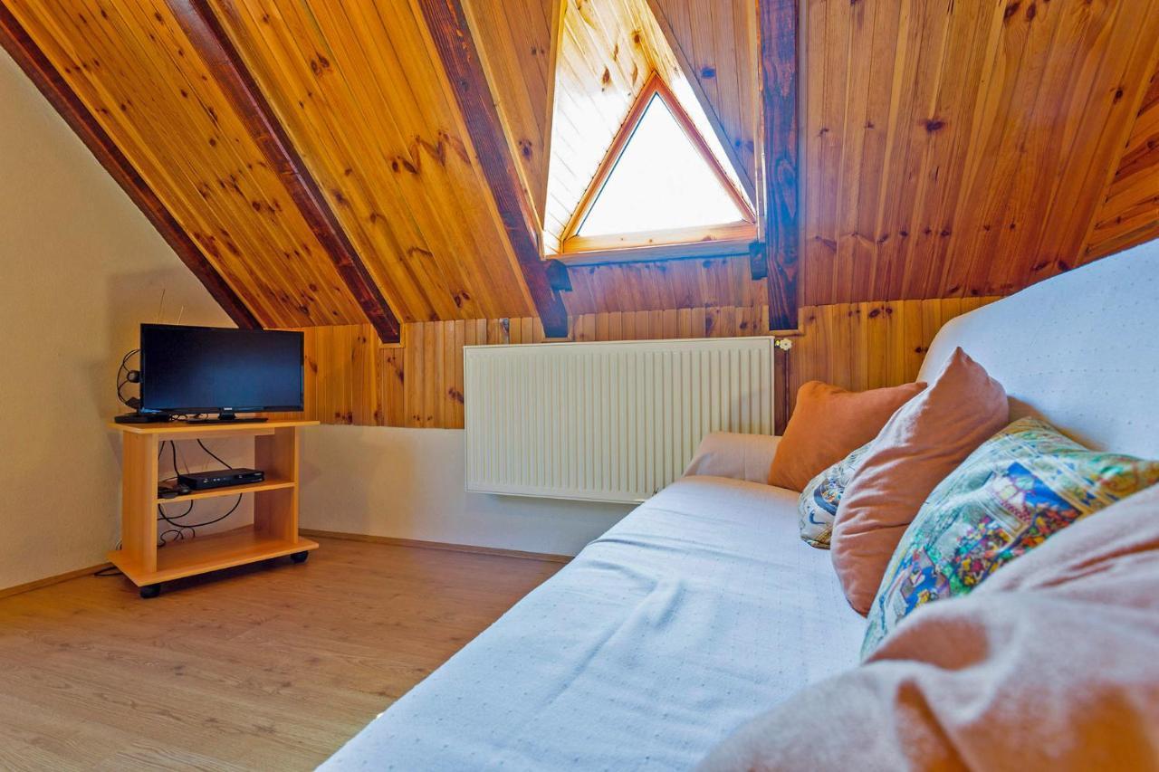 Andrea In Sertic Poljana - Haus Fuer 6 Personen Plitvicka Jezera Luaran gambar